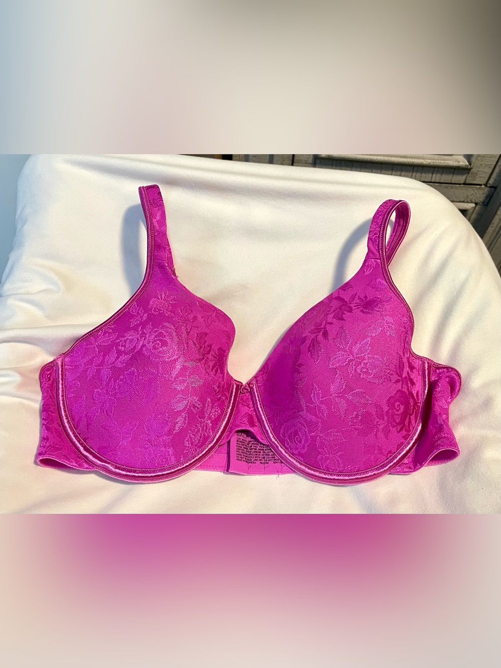 Bali One Smooth Bra - #3470 - Fuschia- Women’s Sz 38C - Lined/Underwired/Floral
